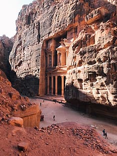  desert, nature, landscape, outdoors, sand, rocks, Jordan (country), Petra, temple, historic, architecture, ancient, column, people, HD wallpaper HD wallpaper