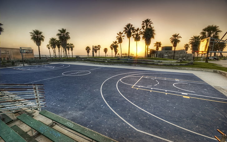 серая баскетбольная площадка, лос-анджелес, калифорния, вечер, детская площадка, баскетбол, разметка, пальмы, HD обои