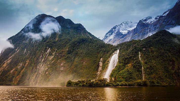 Bowen River, Milford Sound, Nowa Zelandia, wodospady, góry, zielone góry; wodospady, Bowen, River, Milford, Nowa Zelandia, Wodospady, Góry, Tapety HD