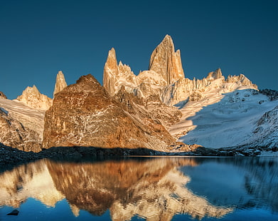 Fitz Roy At Sunrise ، جبل بجانب تصوير البحر ، أمريكا الجنوبية ، الأرجنتين ، الشروق ، البحيرة ، الصباح ، الجبال ، الثلج ، باتاغونيا ، فيتز روي ، إل تشالتن ، الأنديز، خلفية HD HD wallpaper
