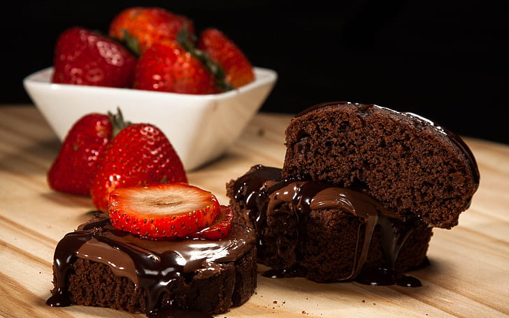 Шоколадова и ягодова торта, сладкиши, шоколад, HD тапет