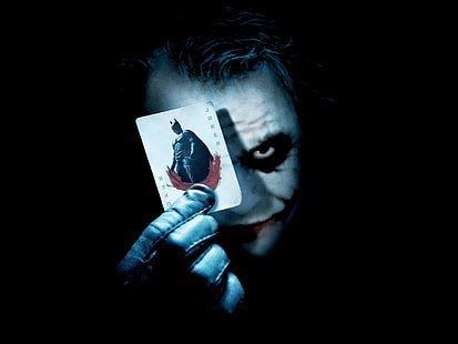 Джокер держит в руках карточку Бэтмена, Джокер, Бэтмен, Темный рыцарь, HD обои HD wallpaper