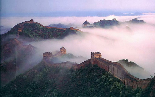 La Grande Muraille de Chine dans la brume, arbres, mur, brume, montagnes, nature et paysages, Fond d'écran HD HD wallpaper