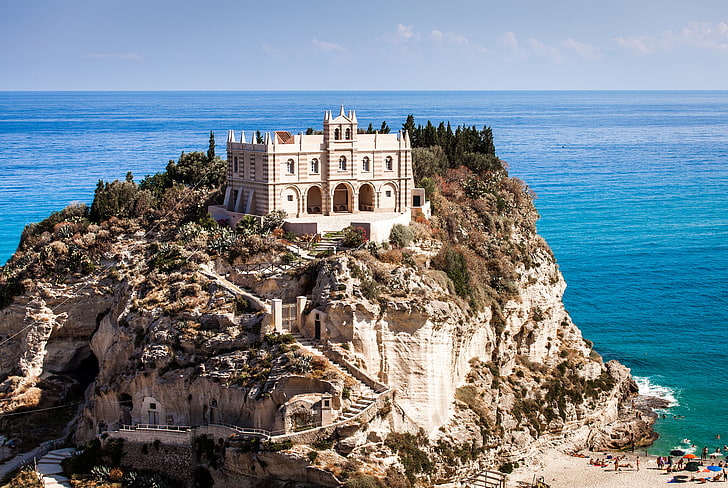 белый замок на горе возле водоема, скалы, замок, италия, тирренское море, тропея, тирренское море, HD обои