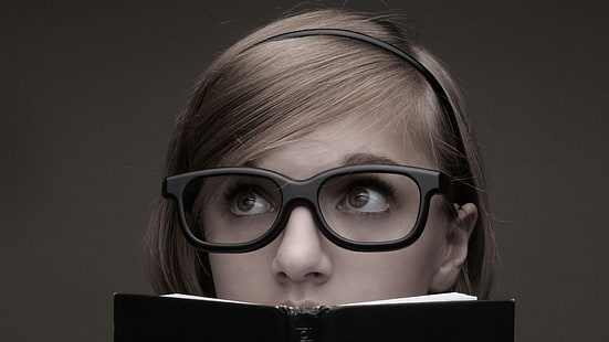 жени, маниаци, жени с очила, модел, гледане нагоре, книги, HD тапет HD wallpaper