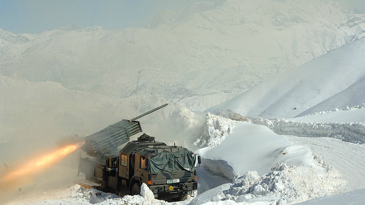 серый ракетный танк на заснеженной земле, TR-122, Roketsan, Jobaria, MCL, MRLS, система многократного запуска, T-122, Сакарья, ОАЭ, снег, HD обои