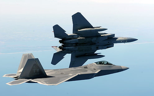 เครื่องบินรบสีเทาสองลำ F-22 Raptor, F-15 Eagle เครื่องบินทหาร, วอลล์เปเปอร์ HD HD wallpaper