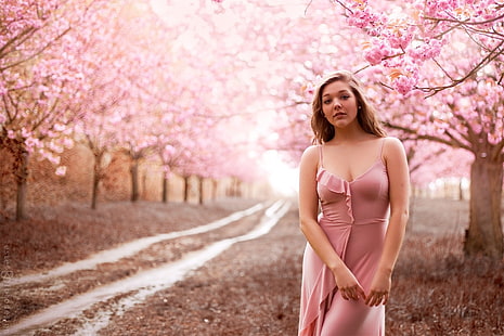 women's pink spaghetti-strap dress, Trid Estet, women outdoors, 500px, women, cherry blossom, curvy, HD wallpaper HD wallpaper