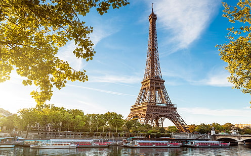 Torre Eiffel, París, Francia, el río Sena, barcos, cielo azul, Eiffel, Torre, París, Francia, río, barcos, azul, cielo, Fondo de pantalla HD HD wallpaper