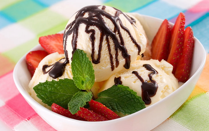white ice cream, ice cream, syrup, chocolate, strawberry, plate, dessert, mint, HD wallpaper