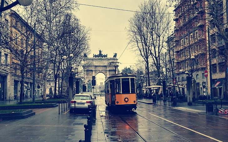 ミラノ、イタリア、雨の日、 HDデスクトップの壁紙