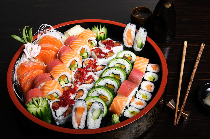 assorted sushi dish, fish, figure, sushi, rolls, seafood, cuts, HD wallpaper