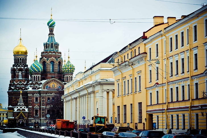 Edificio alto de hormigón amarillo, la ciudad de San Petersburgo, Rusia, Nevsky, Fondo de pantalla HD