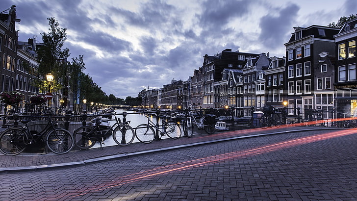 biciclette nere, Paesi Bassi, Amsterdam, canale, sentieri di luce, strada, bicicletta, casa, Sfondo HD