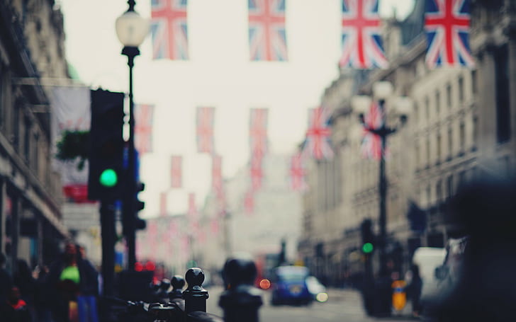 Londyn, Anglia, Wielka Brytania, Londyn, Anglia, Wielka Brytania, miasto, droga, samochód, ulica, ludzie, flagi, bokeh, rozmycie, Tapety HD