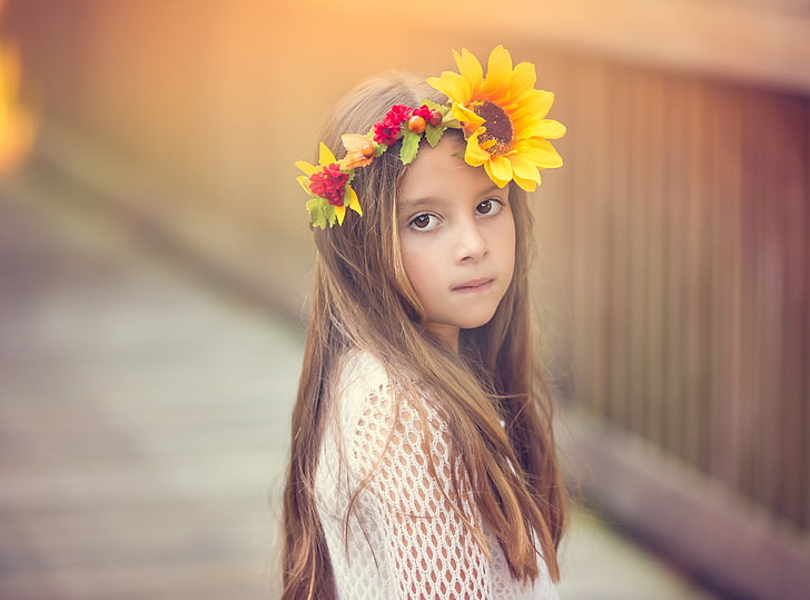 Child Girl Cute, top in pizzo bianco da ragazza, Cute, Girl, Flowers, Childhood, bambino, corona di fiori, corona di capelli di fiori, Sfondo HD