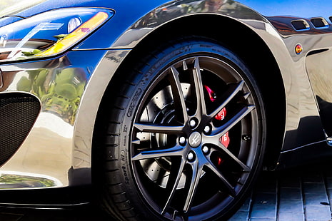Negro Maserati 5 radios de la rueda del vehículo y neumáticos, maserati, coche, rueda, Fondo de pantalla HD HD wallpaper