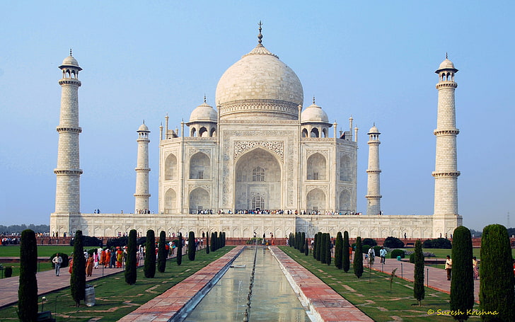Taj Mahal är ett elfenben vit marmor mausoleum på södra stranden av floden Yamuna i den indiska staden Agra HD Desktop Wallpaper 3840 × 2400, HD tapet
