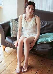 женщины, азиатка, сидит, модель, ножки, босиком, HD обои HD wallpaper