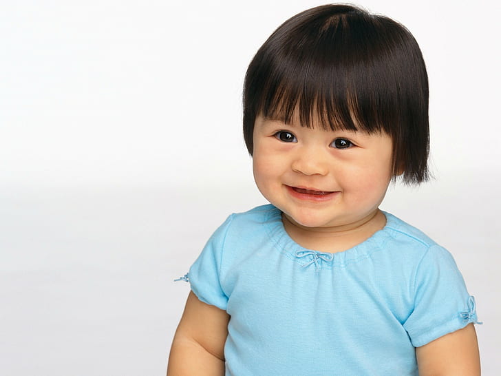 bebê, fundo simples, morena, cabelo preto, olhos castanhos, cabelo curto, HD papel de parede