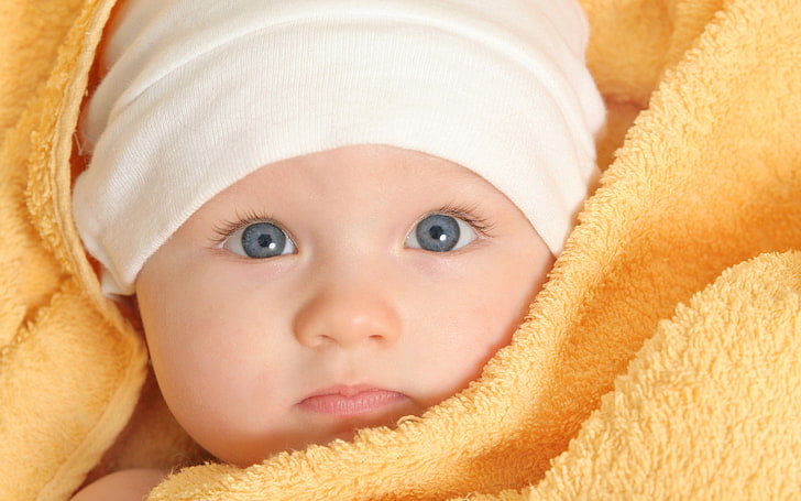 biała czapka niemowlęca, dzieci, niemowlę, koc, buźka, oczy, Tapety HD