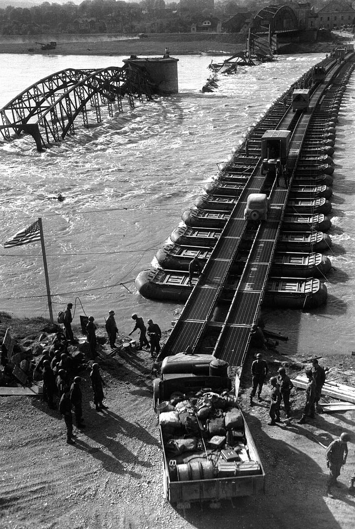 สงครามโลกครั้งที่สองสะพานโป๊ะสะพานแม่น้ำขาวดำทหารรถบรรทุกรถบรรทุก, วอลล์เปเปอร์ HD, วอลเปเปอร์โทรศัพท์
