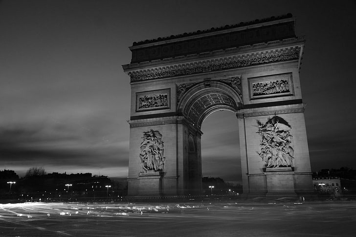 Arc de Triomphe, monochrome, architecture, Paris, Arc de Triomphe, capital, France, evening, traffic, light trails, street light, Champs-Élysées, car, arch, clouds, city, HD wallpaper
