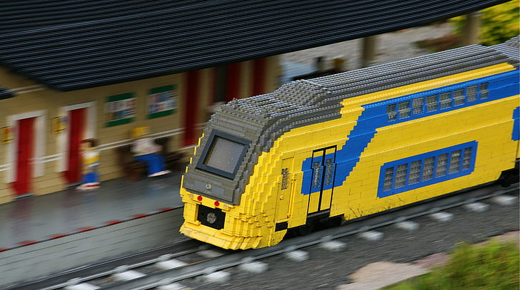LEGO, brinquedos, tijolos, trem, locomotiva a diesel, estação de trem, ferrovia, estação ferroviária, turva, desfoque de movimento, HD papel de parede