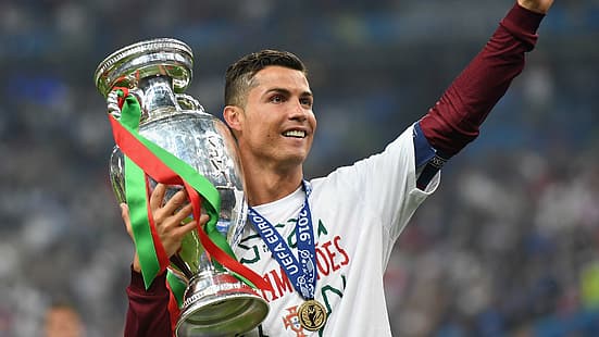 ความสุข รอยยิ้ม ทอง ฟุตบอล ชัยชนะ กีฬา เหรียญ แบบฟอร์ม โปรตุเกส Cristiano Ronaldo ตำนาน ผู้เล่น ฝรั่งเศส ถ้วย CR7 แชมป์ โรนัลโด้ ทีมชาติ ยูโร 2559, วอลล์เปเปอร์ HD HD wallpaper