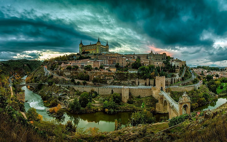 brązowa architektura, fotografia, krajobraz, Toledo, miasto, rzeka, most, budynek, architektura, wzgórza, zachód słońca, chmury, Hiszpania, Tapety HD