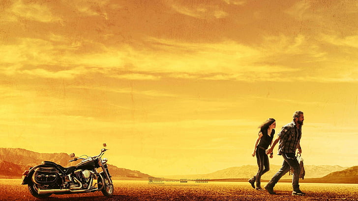 para spacerująca obok czarnego motocykla turystycznego podczas pomarańczowego zachodu słońca, Ojciec Krwi, Mel Gibson, Erin Moriarty, najlepsze filmy 2016 roku, Tapety HD