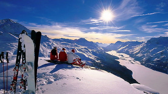 Kış sporları, snowboard, iki kayak ve bir snowboard, Kış, Spor, Snowboard, HD masaüstü duvar kağıdı HD wallpaper