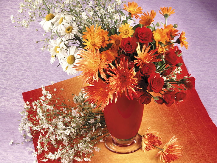 Vazoda renkli çiçekler, güller, krizantemler, papatyalar, vazo, HD masaüstü duvar kağıdı
