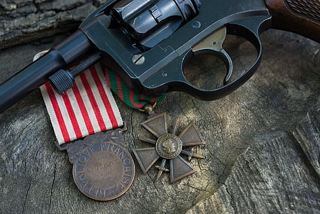 Medalla, Cruz de guerra, 1914–1918, WW1 Francia, Medalla de guerra conmemorativa, revólver revólver, Fondo de pantalla HD HD wallpaper