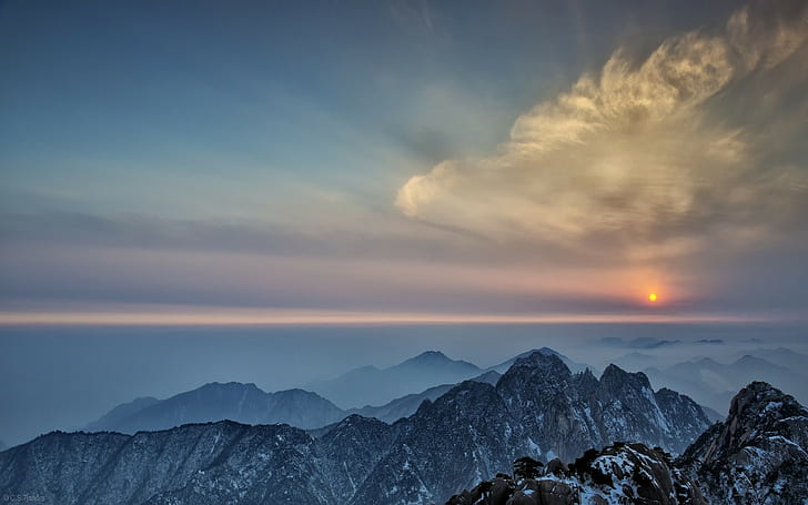 nature, landscape, sunset, mountains, mist, clouds, horizon, snowy peak, summit, HD wallpaper