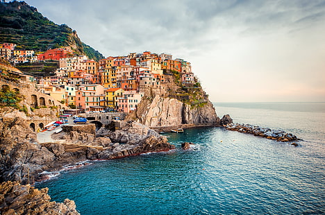 renkli evler, manzara, şehir, taşlar, kayalar, kıyı, bina, ev, İtalya, Ligurya Denizi, il, Manarola, Cinque Terre, la Spezia ili, HD masaüstü duvar kağıdı HD wallpaper