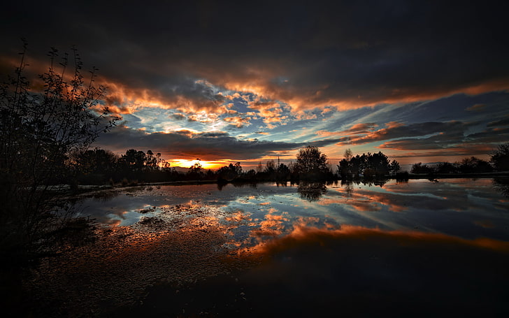 Облака и темные озера захода солнца, серое и оранжевое небо, природа, пейзаж, озеро, облако, HD обои