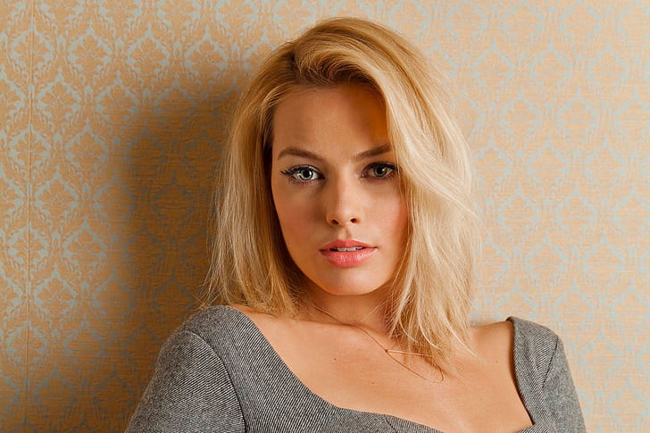 woman wearing gray top leaning on white and peach-colored wallpaper, Margot Robbie, 2017, HD wallpaper
