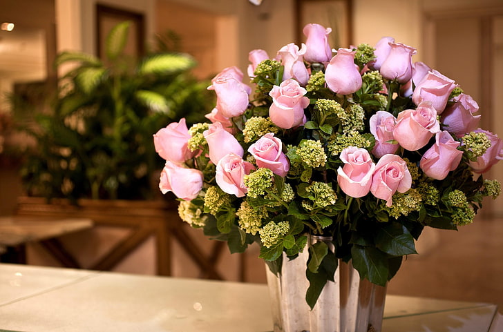 buket bunga mawar merah muda, mawar, bunga, buket, vas, indah, Wallpaper HD