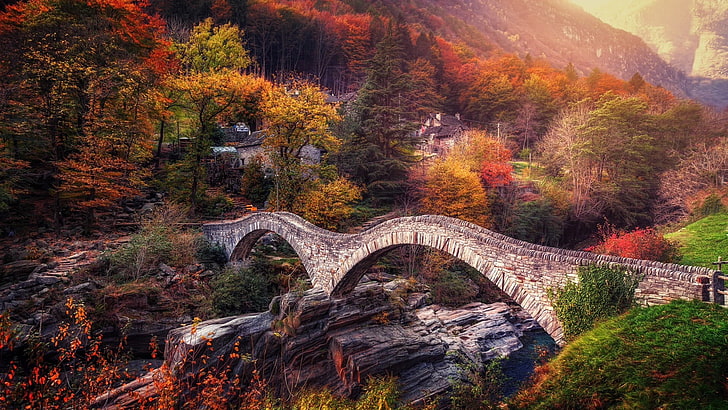 isviçre, roma köprüsü, kemerler, kemer, kemer köprüsü, verzasca vadisi, vadi, verzasca, taş köprü, orman, köy, manzara, ağaç, dağ köyü, sonbahar, sonbahar yaprakları, sonbahar renkleri, doğa, HD masaüstü duvar kağıdı