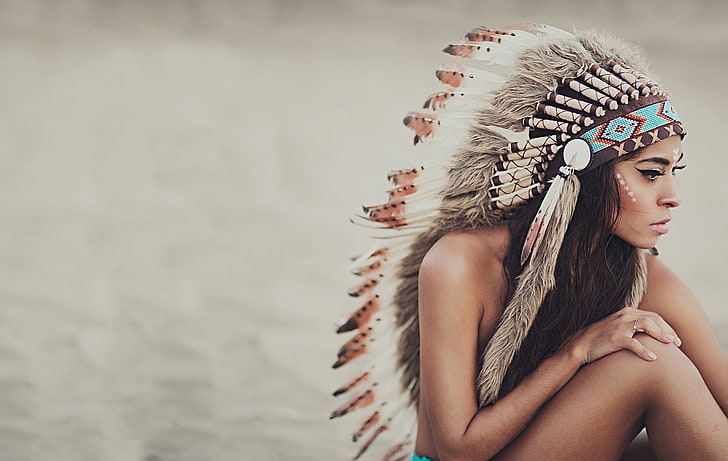 женский белый и коричневый головной убор коренных американцев, девушка, лицо, фон, перья, краски, головной убор, HD обои