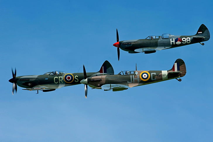 Spitfire Trio, supermarine, airplane, spitfire, wwii, plane, england, fighter, aircraft planes, HD wallpaper