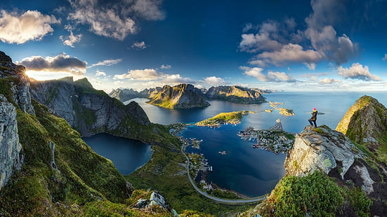 sceneria krajobrazu, osoba stojąca na klifie, Lofoty, Norwegia, wyspa, pejzaż miejski, morze, trawa, góry, chmury, anime, woda, fiord, natura, krajobraz, jezioro, panorama, Tapety HD HD wallpaper