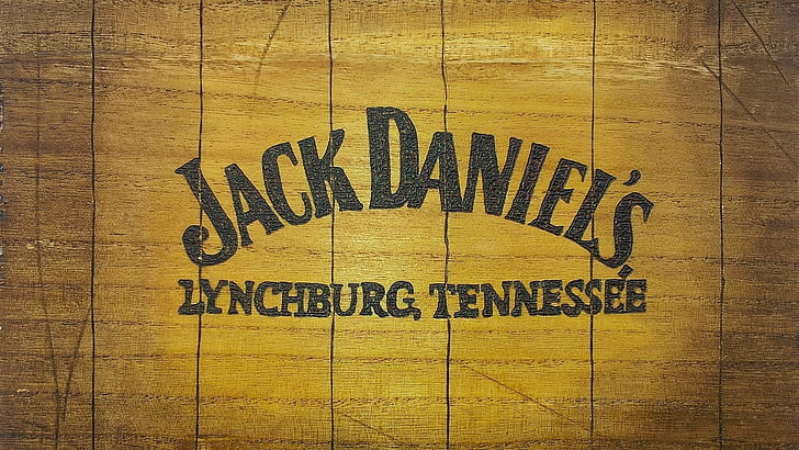 Логотип Джека Даниэля, дерево, деревянная поверхность, виски, бренд, алкоголь, Джек Даниэльс, Теннесси, США, текст, HD обои