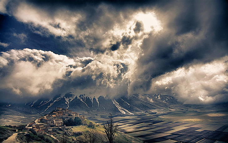 natur, landskap, berg, Alperna, himmel, moln, dal, Italien, by, fält, storm, snöig topp, HD tapet