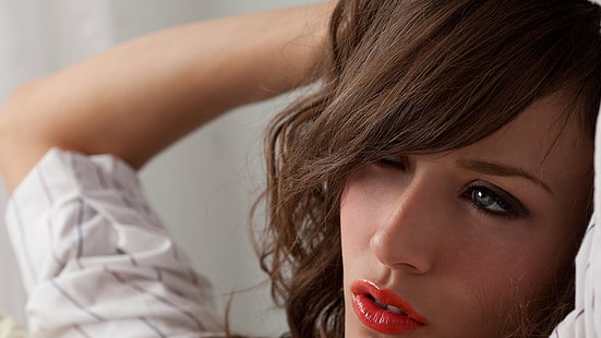 lápiz labial rojo, rojo, labios, Malena Morgan, morena, modelo, mujer, ojos, Fondo de pantalla HD HD wallpaper