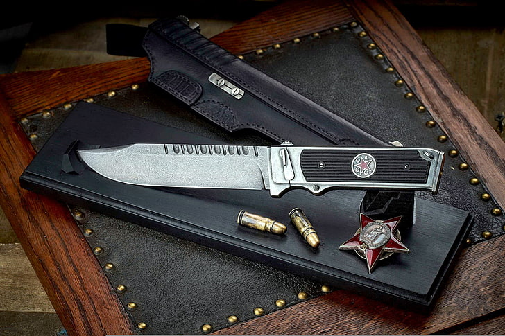 silver tactical knife and two ammunition, weapons, steel, shadow, leather, cartridges, sleeve, copy, hammer, blade, cant, the handle, Cold, KNIFE, thread, Eben, embossed, development, brass, hot, original, order, road Builder, length, stand, removable, scarifier, Panga, SHOP, hornbeam, Morin, RED, false, rejik, the Lancet, STARS, 125mm, the knives, a good brain, SHEATH, enamel, Collapsible, bisturi, Bulat, suspension, 7.62х25мм, spring, rivets, salmeter, Scriber, white metal, HD wallpaper