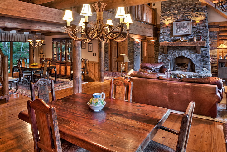 interior de la casa de madera marrón, mesa, sofá, árbol, piedra, muebles, sillas, cuadro, silla, mesas, chimenea, interior, lámpara de araña., Fondo de pantalla HD
