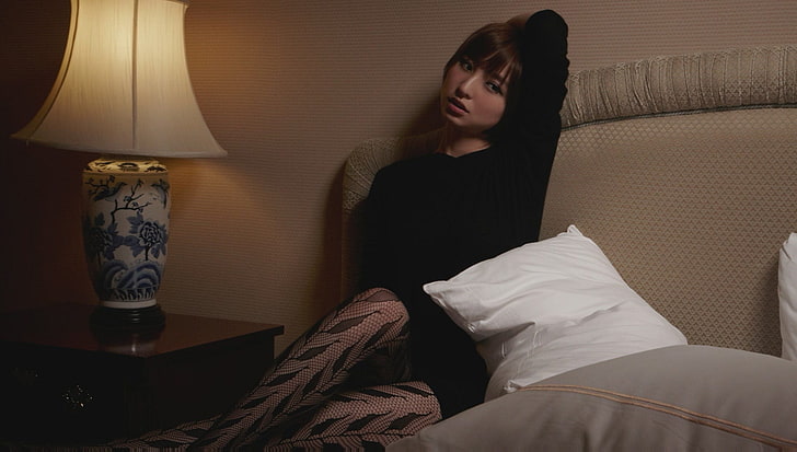 Asian, lamp, in bed, women, model, HD wallpaper