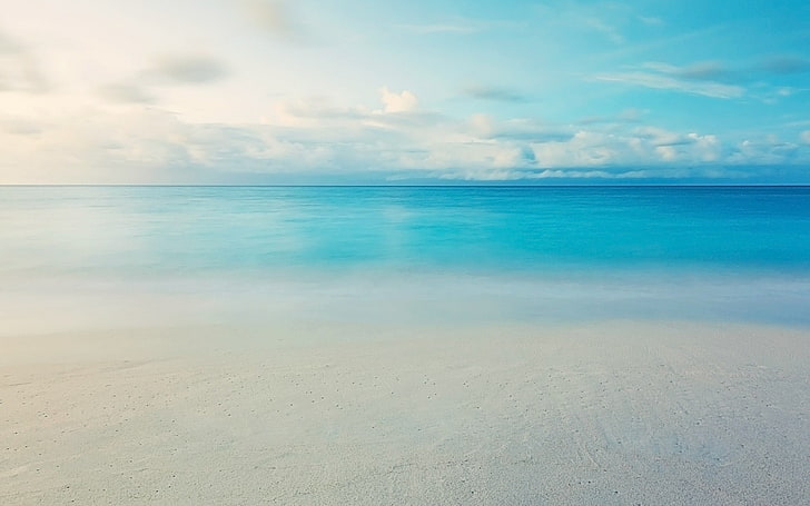 Etendue d'eau, panorama, bord de mer, mer, plage, lumière naturelle, nuages, eau, cyan, clair, horizon, calme, Fond d'écran HD